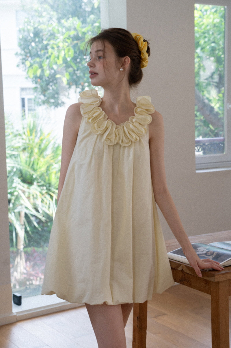 Three-Dimensional Lace Collar Puffy Dress