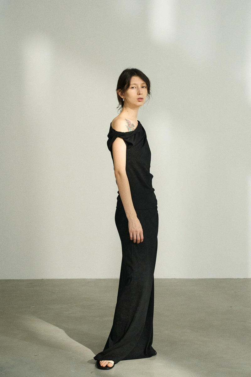 Twisted Slanted Shoulder Slim Top