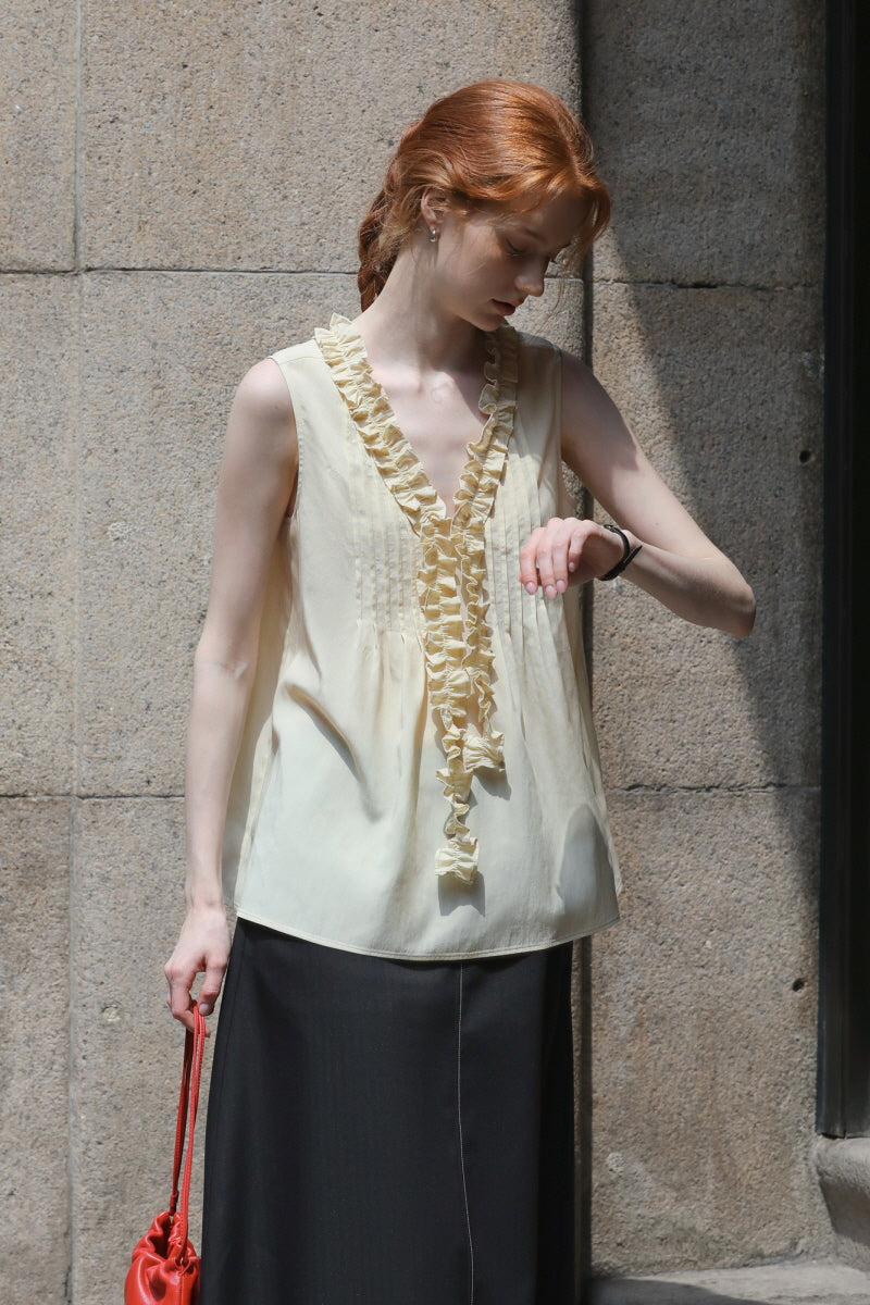 French Romantic Fungus Trimmed Sleeveless Top