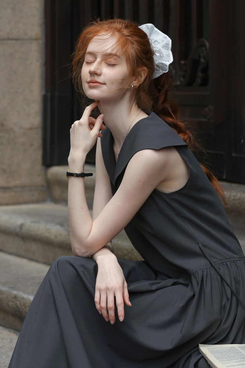 Big Lapel Sleeveless Dress