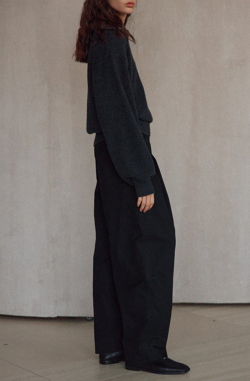 Pleated Curved Slacks