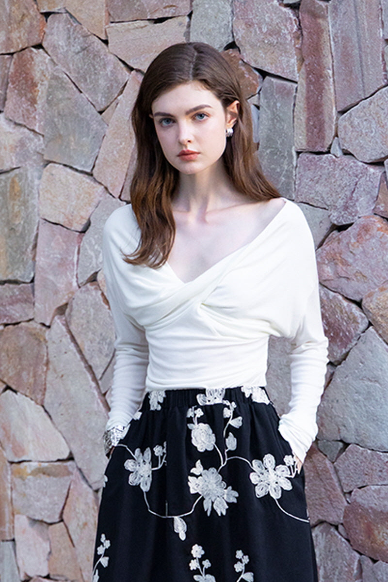 V-Neck Twist Slim Top
