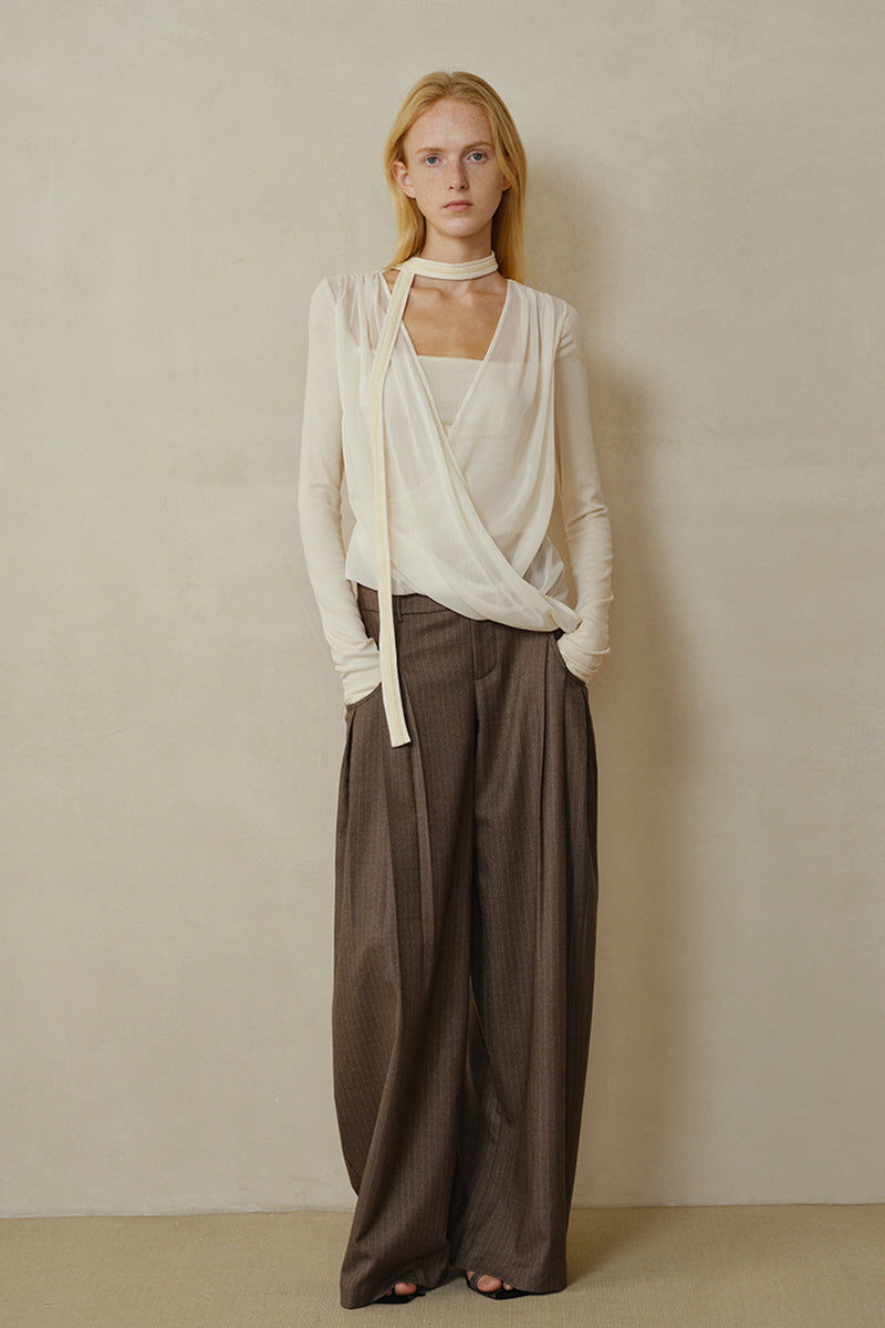 Curved Pocket Pleated Wide-Leg Pants