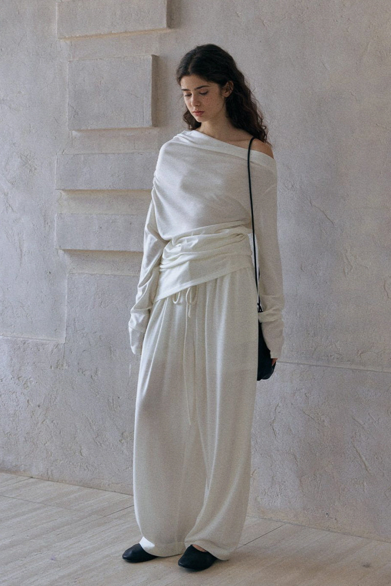 Pleated Wide-Leg Slacks