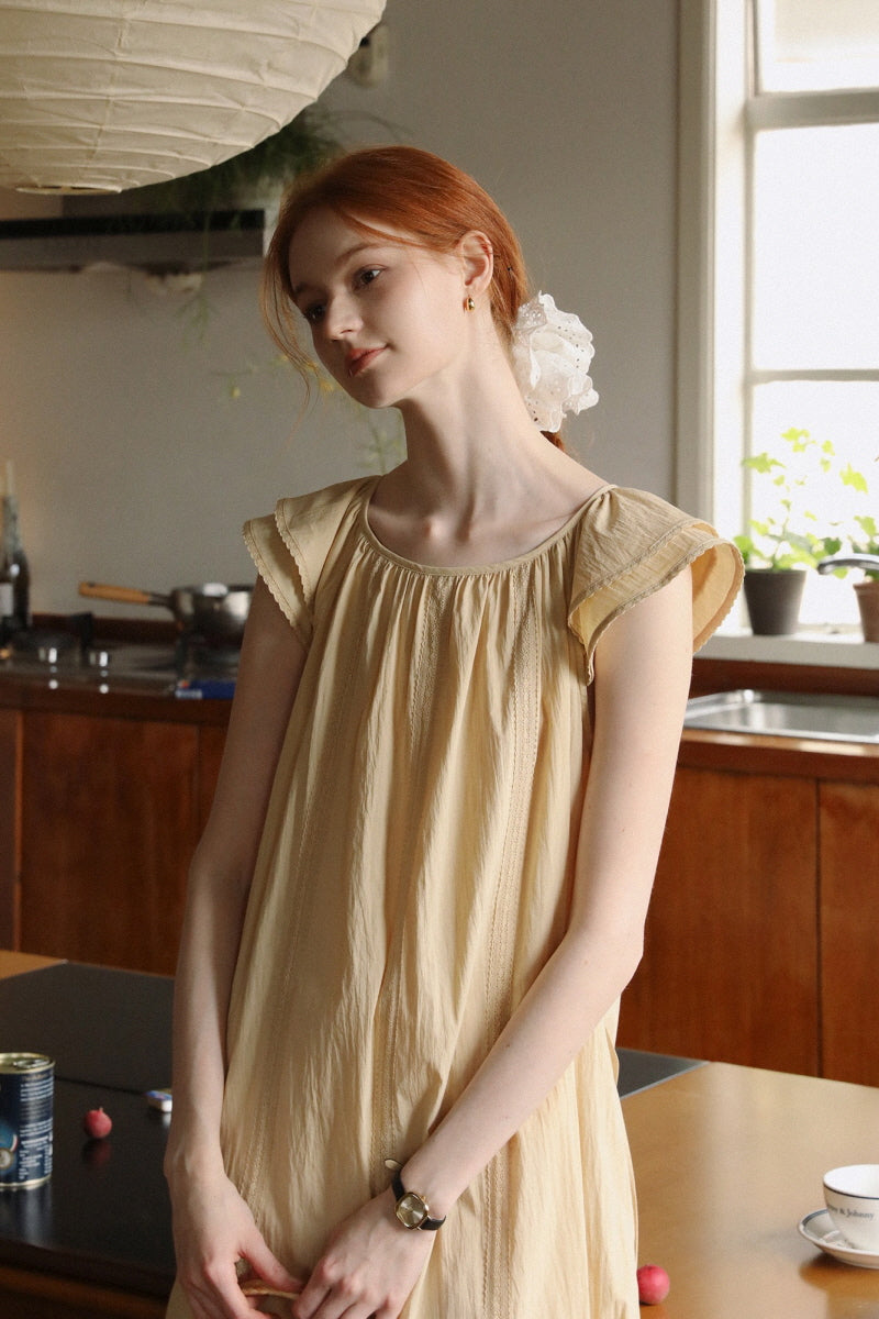 Small Fly Sleeve Lace-Up Loose Dress
