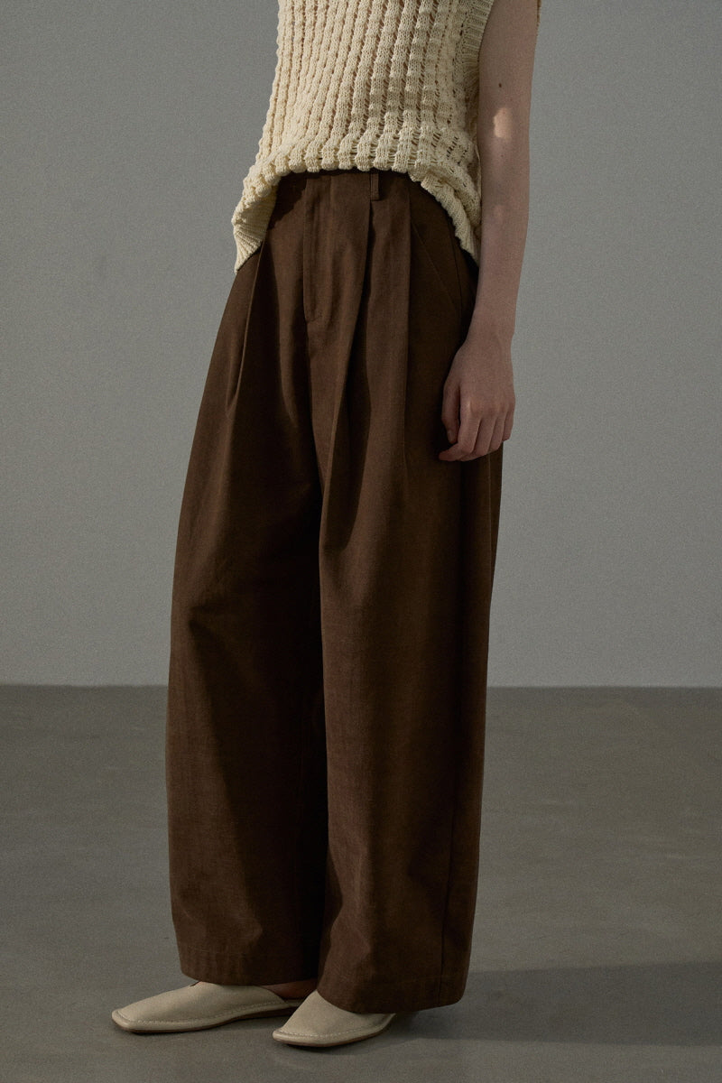 Curved Loose Slacks