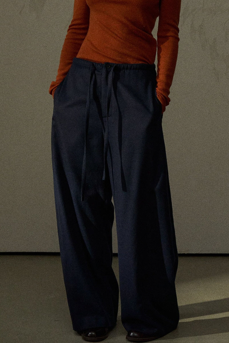 Lazy Wide-Leg Slacks