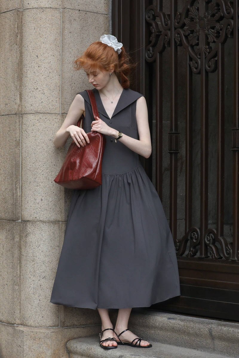 Big Lapel Sleeveless Dress