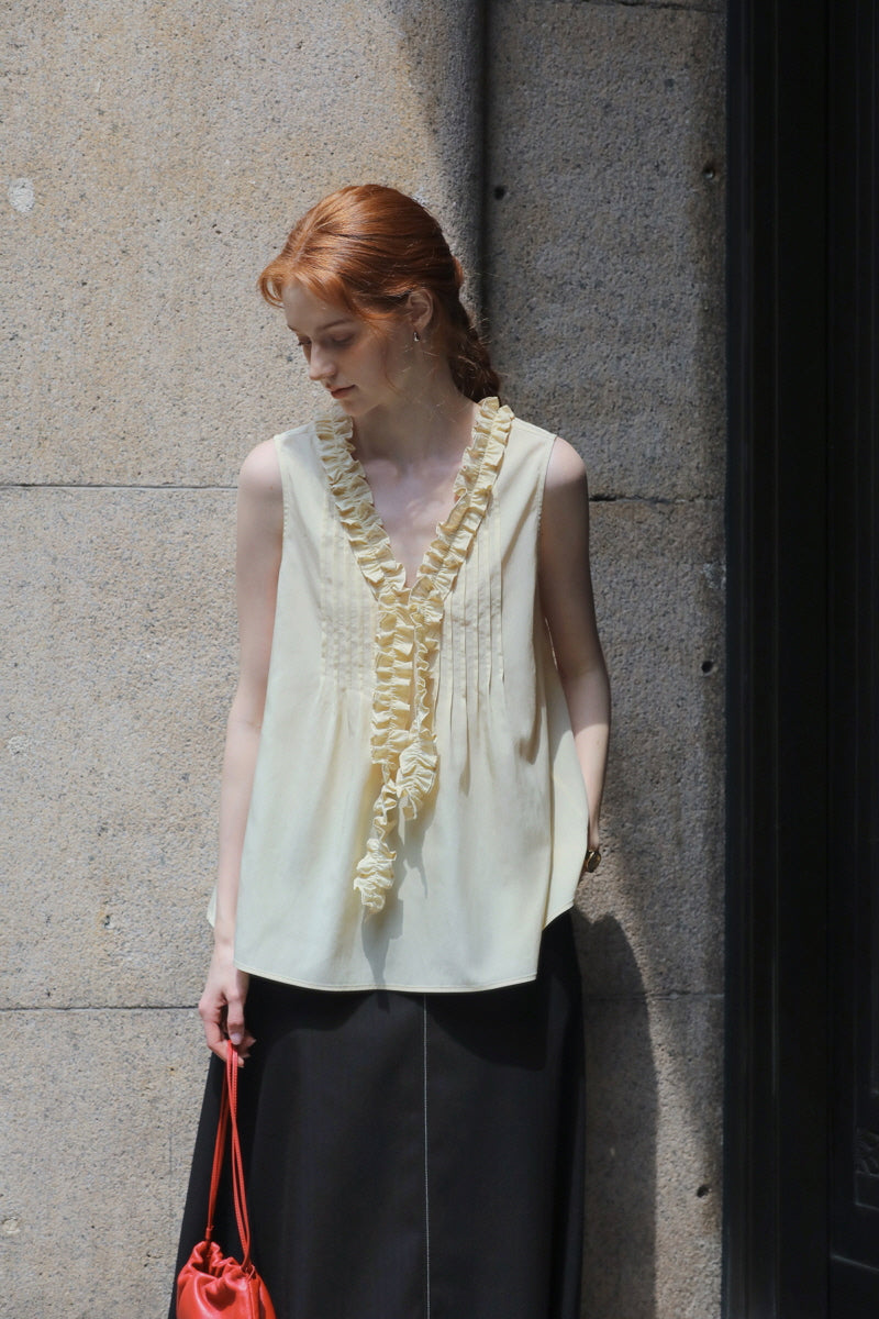 French Romantic Fungus Trimmed Sleeveless Top