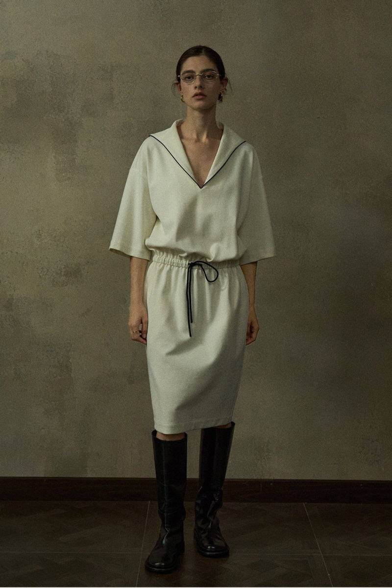 Contrast-Edge V-Neck Twill Dress