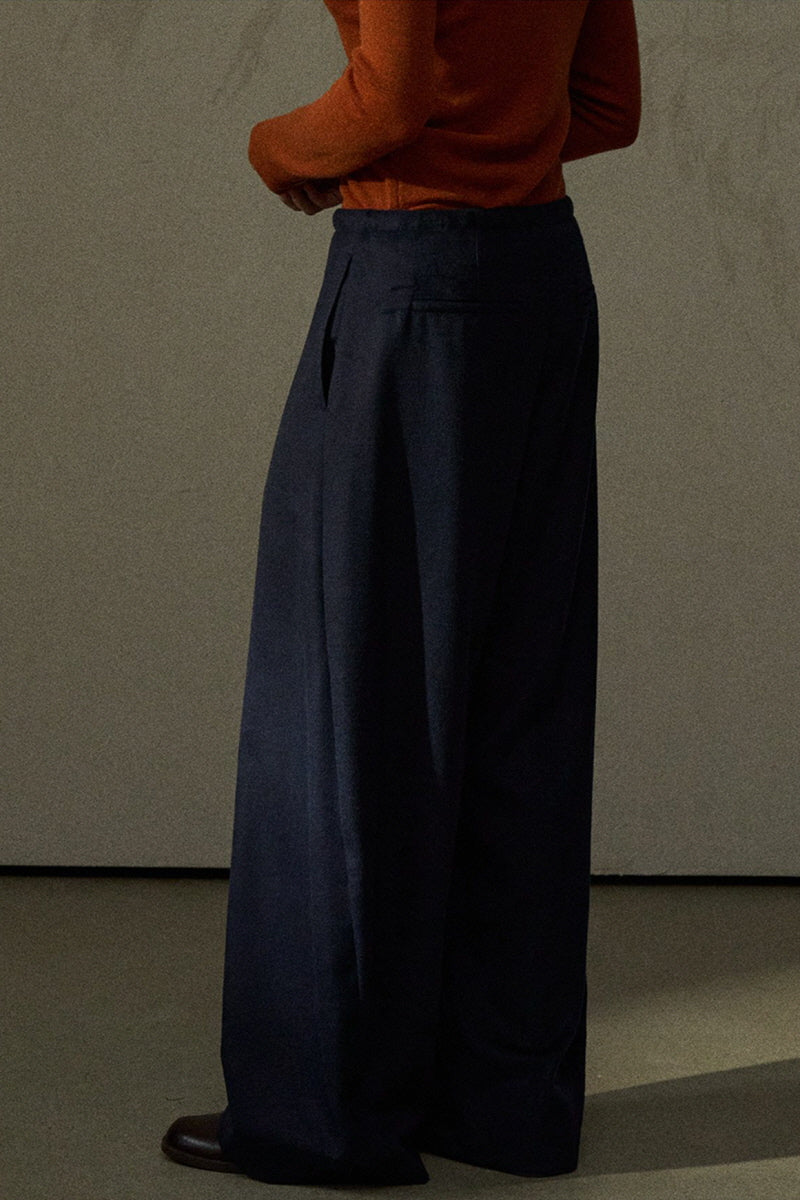 Lazy Wide-Leg Slacks