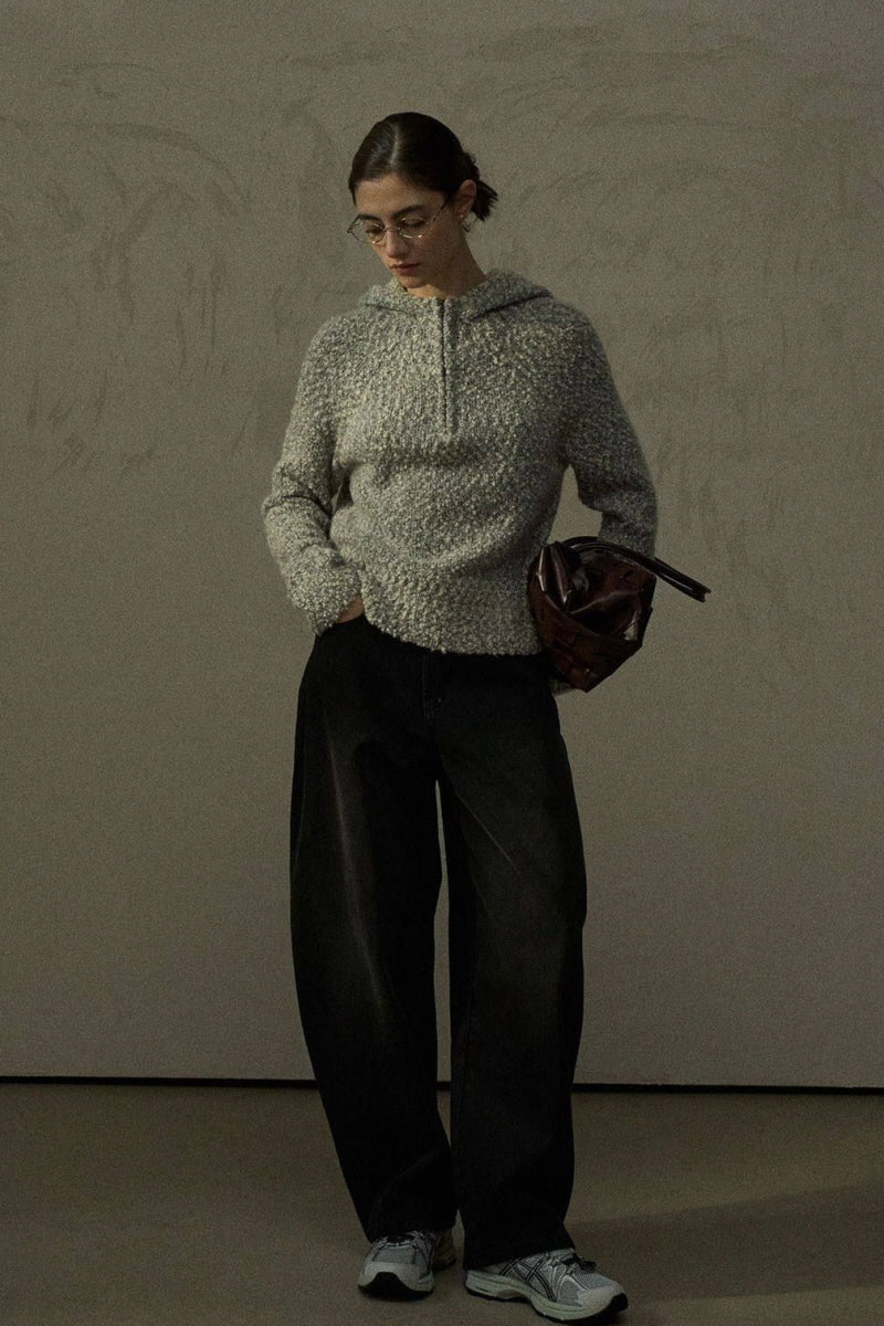 Relaxed Wide-Leg Jeans