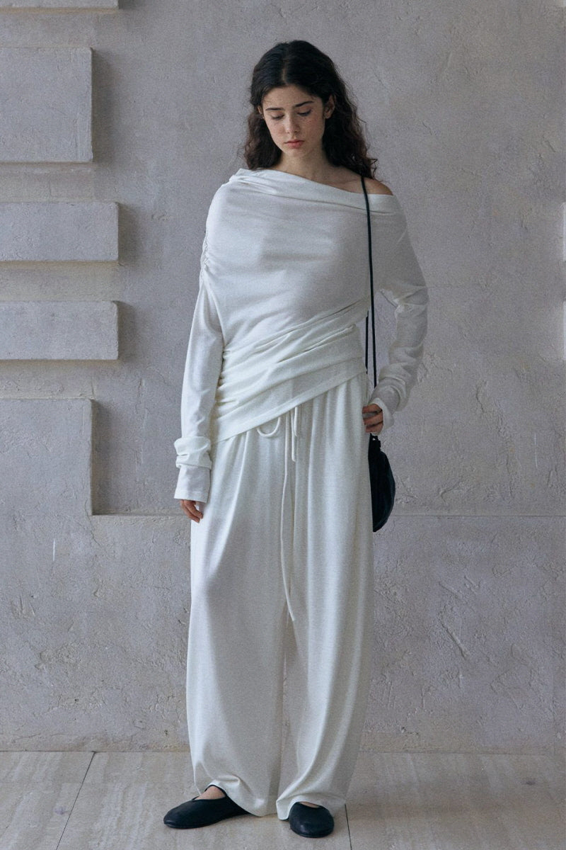 Pleated Wide-Leg Slacks