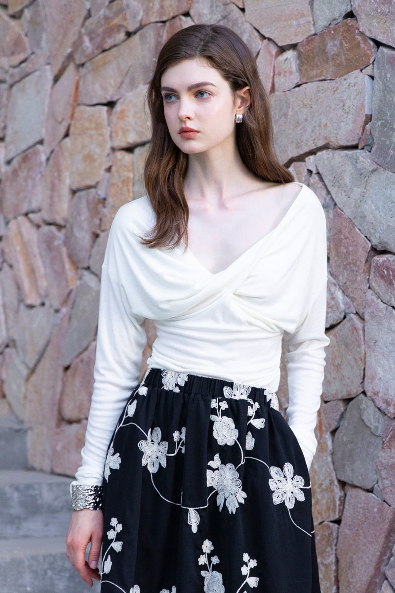 V-Neck Twist Slim Top