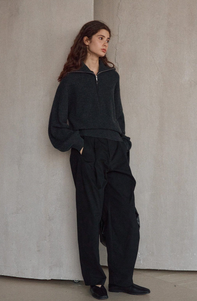 Pleated Curved Slacks