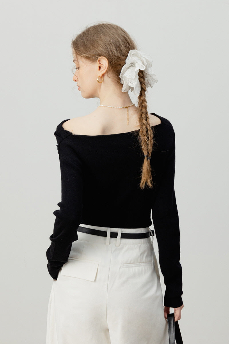 French One-Shoulder Swing Knit