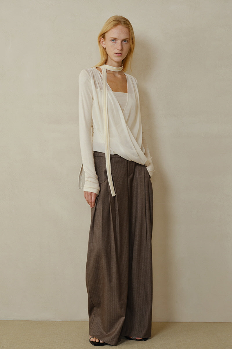Curved Pocket Pleated Wide-Leg Pants