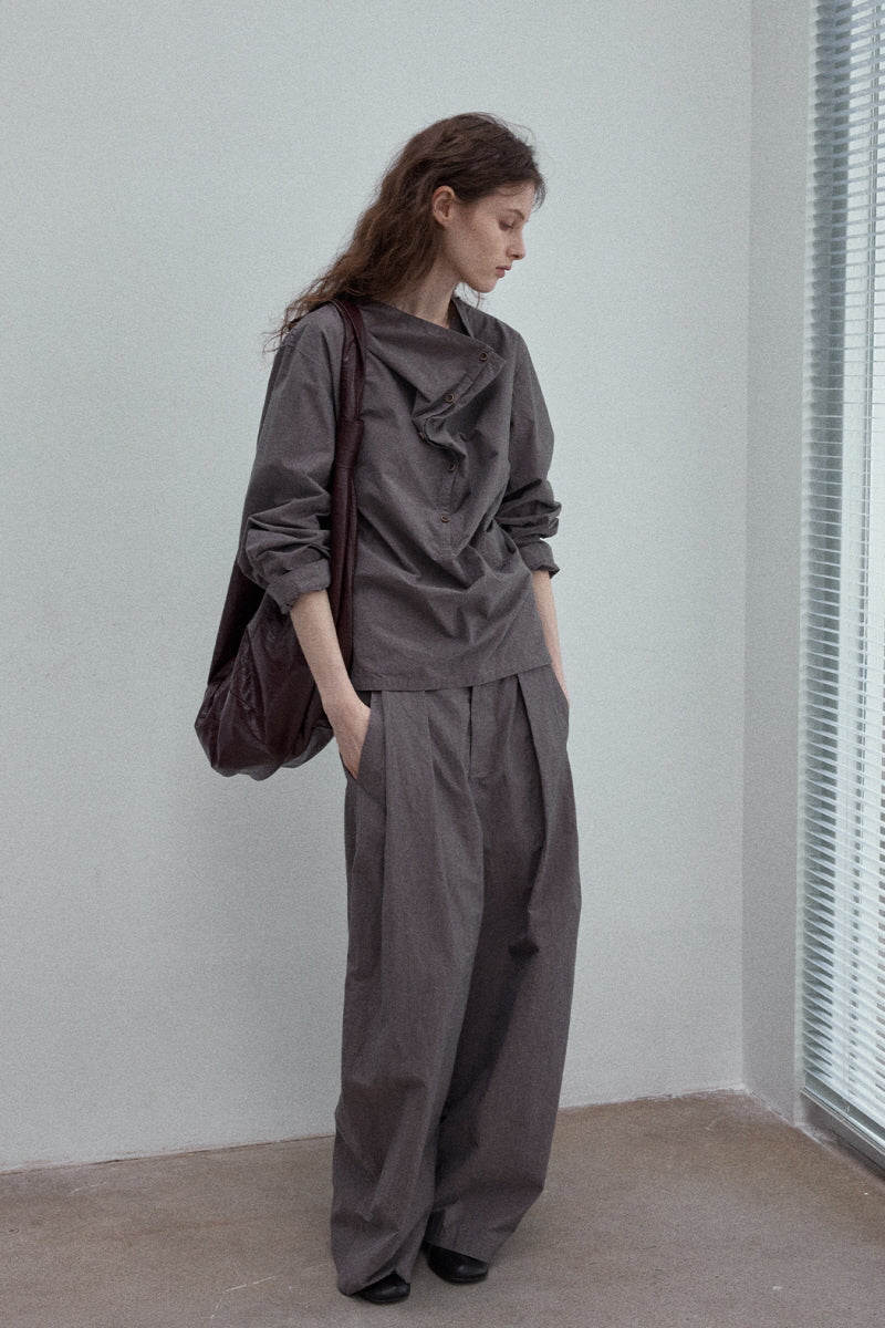 Swing Collar Long-Sleeved Top