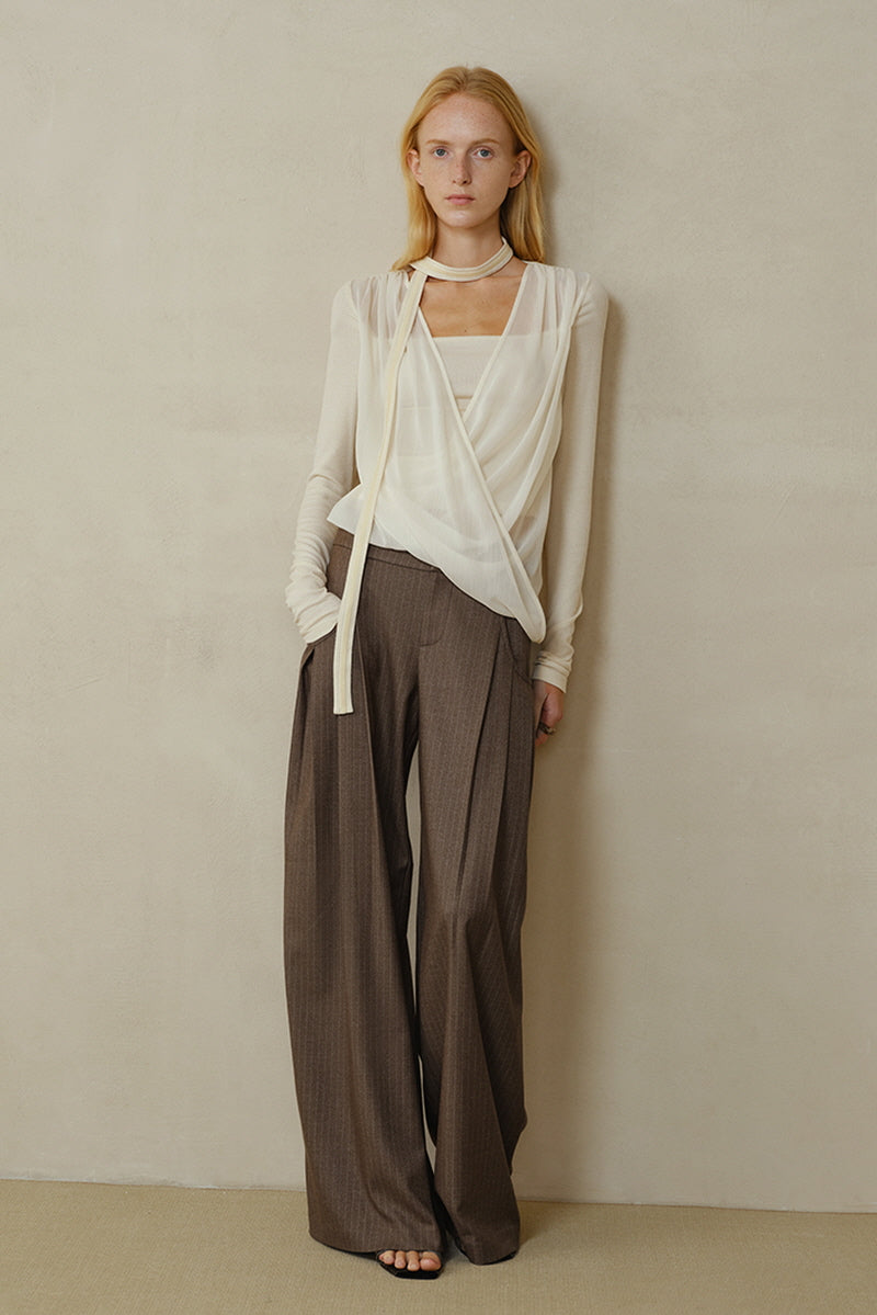 Curved Pocket Pleated Wide-Leg Pants