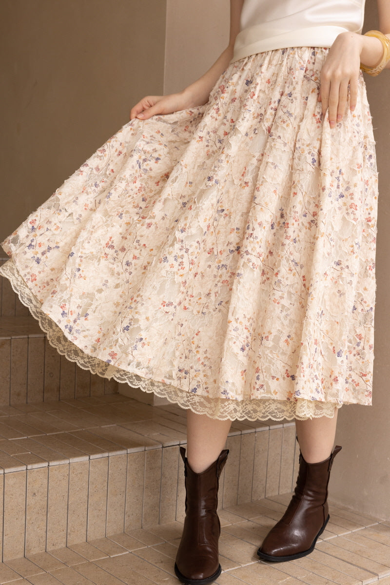 Lace Spliced Elastic Skirt