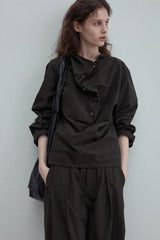 Swing Collar Long-Sleeved Top