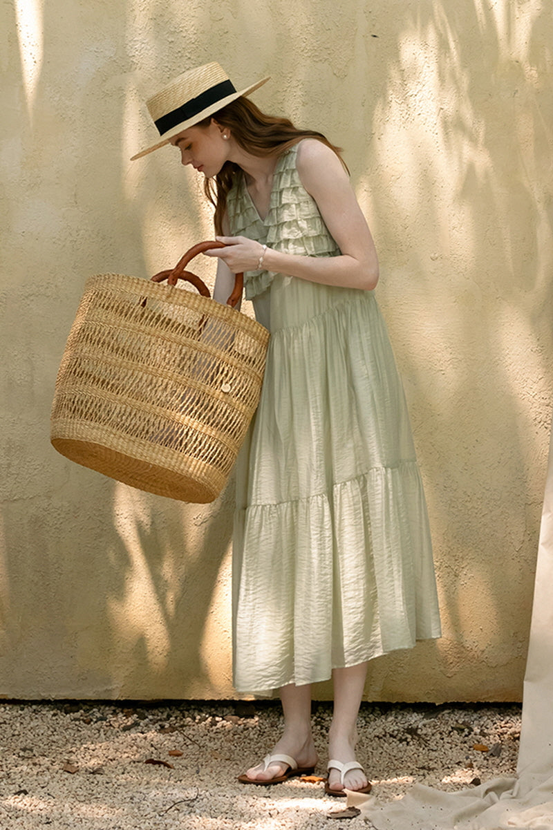 Muccal Edge V-Neck Heavy Industry Sleeveless Cake Dress