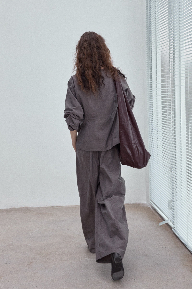 Swing Collar Long-Sleeved Top