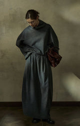 Loose Split Silhouette Skirt
