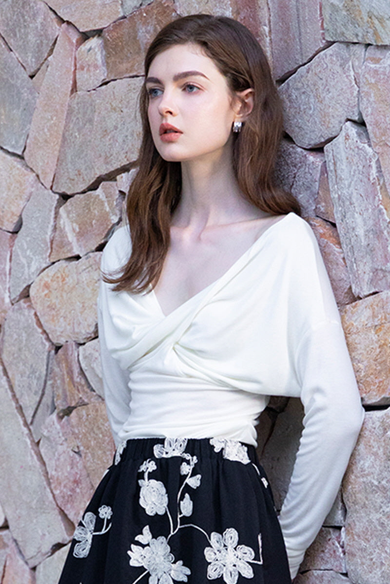V-Neck Twist Slim Top