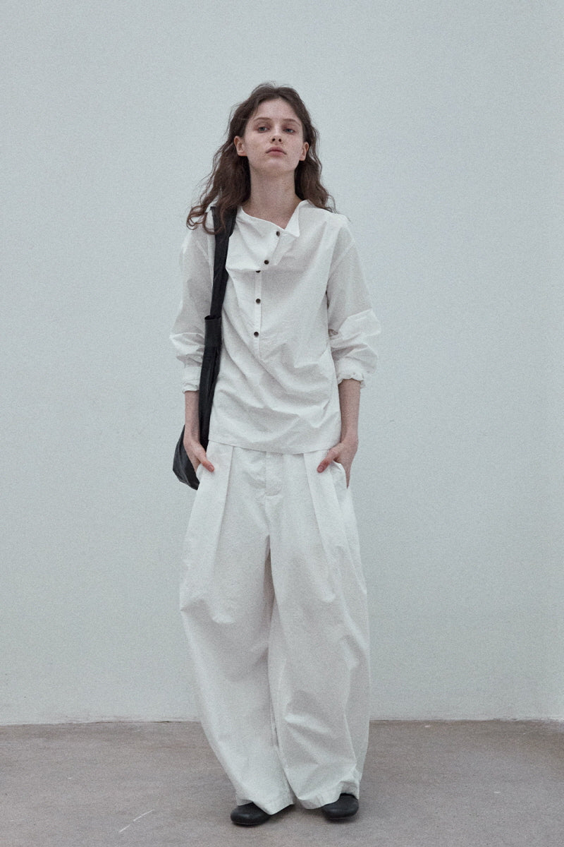 Swing Collar Long-Sleeved Top