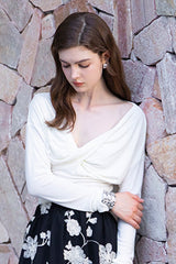 V-Neck Twist Slim Top