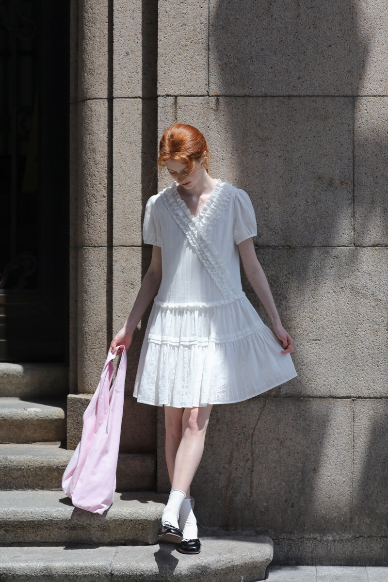 V-Neck Lace Cake Dress