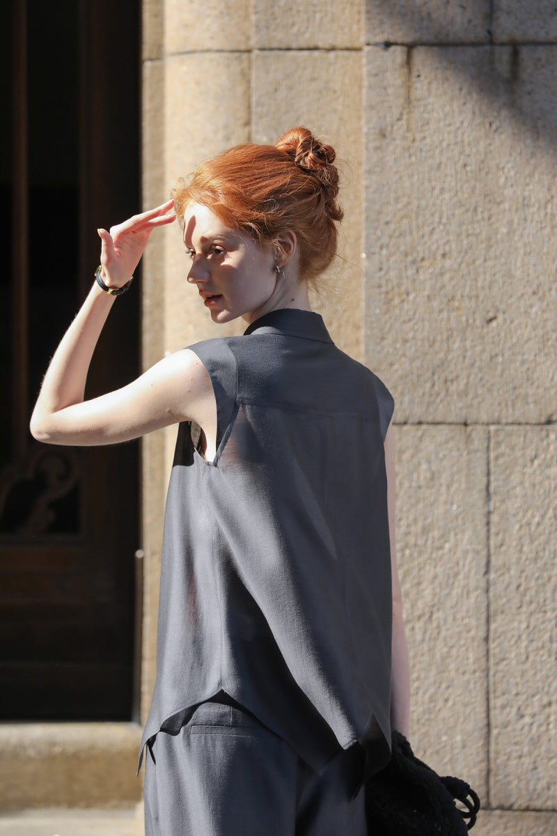 Sleeveless Pleated Shirt Top