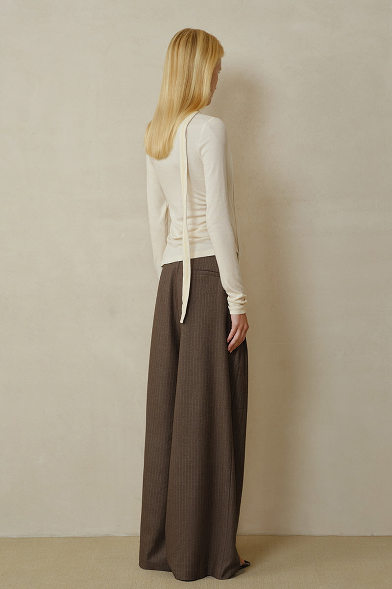 Curved Pocket Pleated Wide-Leg Pants