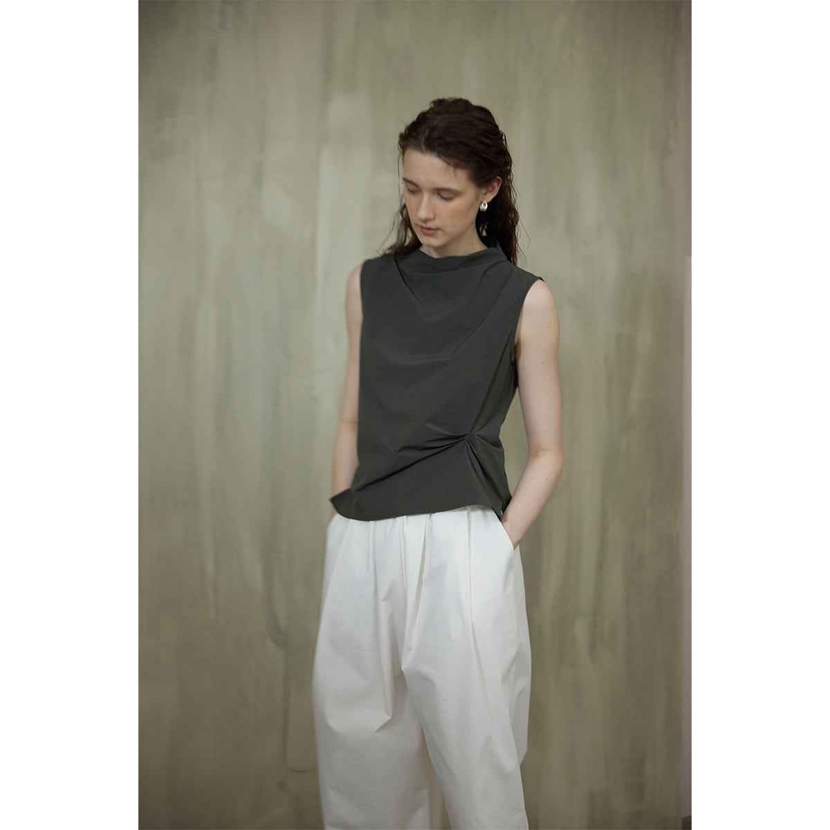 French Stand Collar Sleeveless Blouse