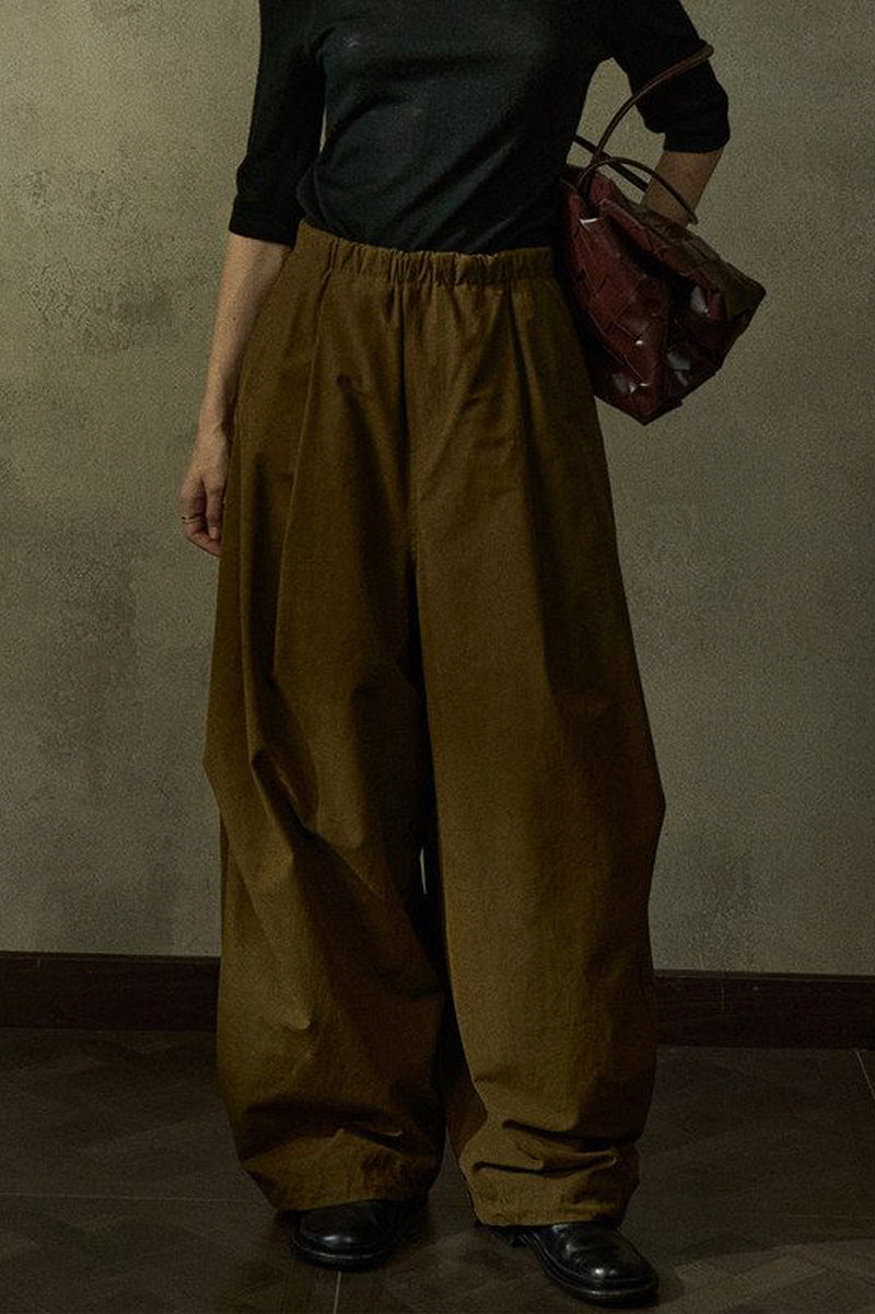 Oversized Pleated Wide-Leg Slacks